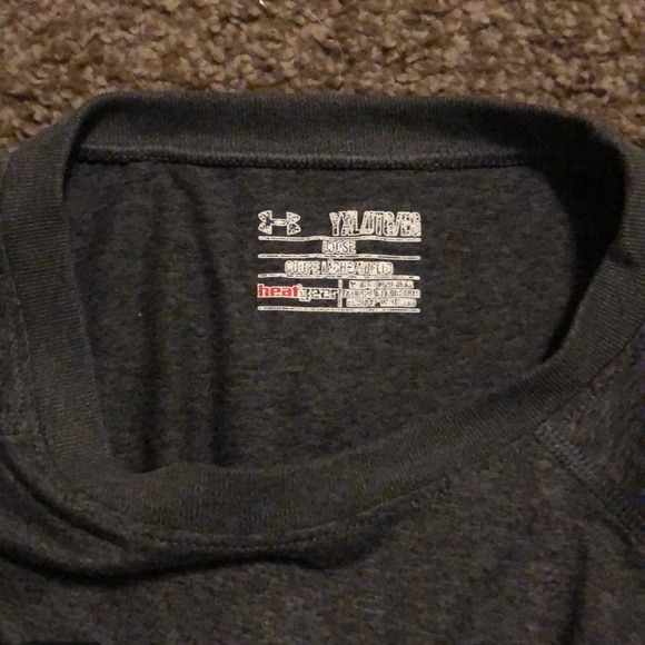 Grey Under Armour Shirt - Picture 2 of 3